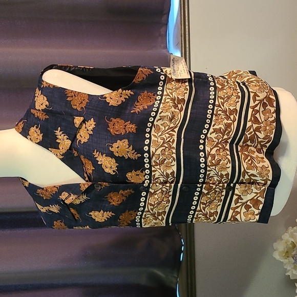 NWT Abria button down top - Picture 4 of 10